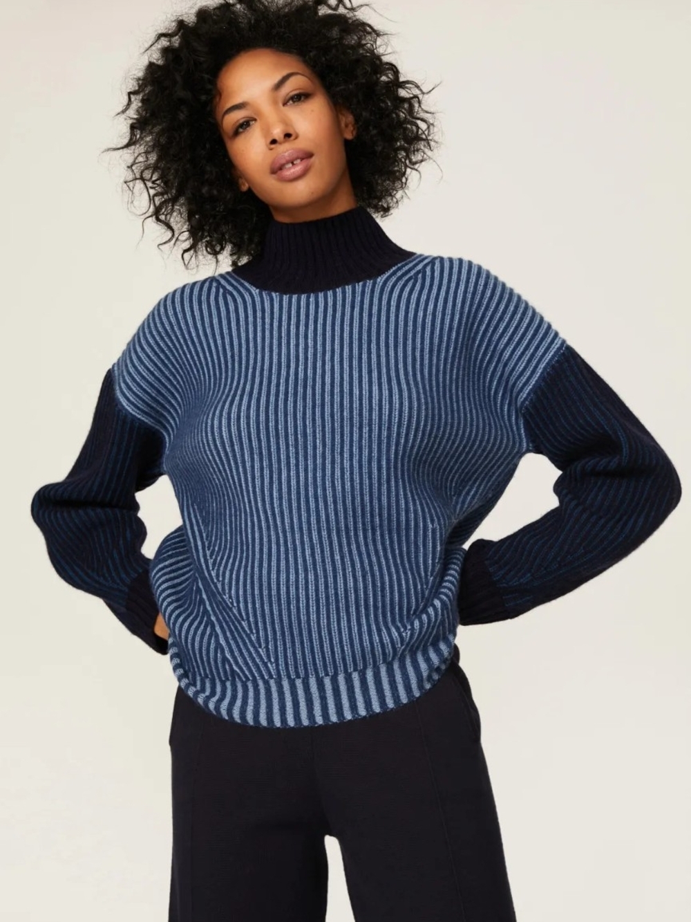 Naadam Turtleneck Sweater Size S